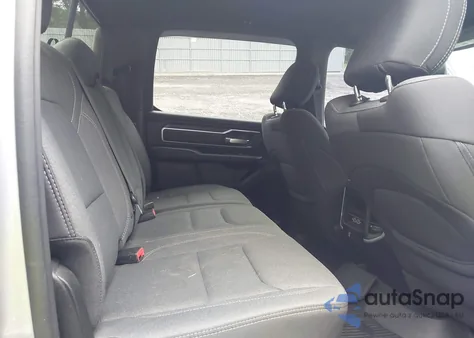 2021 Ram 1500 Big Horn 4X4 5'7 Box z USA, uszkodzony, nr VIN 1C6SRFFT4MN591114